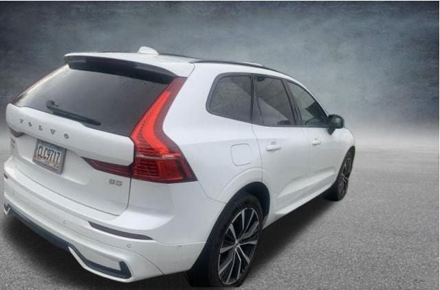 2023 Volvo XC60 B5 Plus Dark Theme