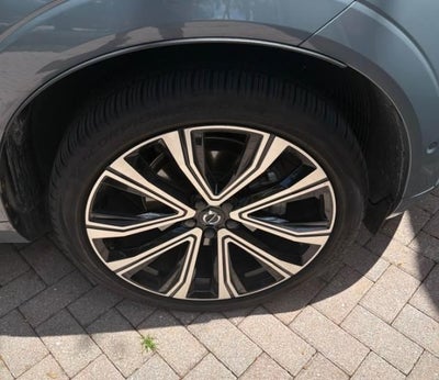 2023 Volvo XC60 B5 Ultimate Bright Theme