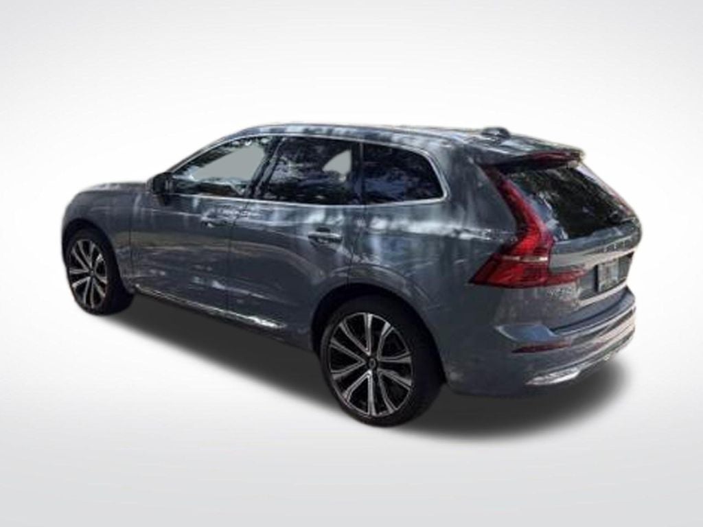 2023 Volvo XC60 B5 Ultimate Bright Theme