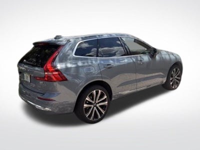 2023 Volvo XC60 B5 Ultimate Bright Theme