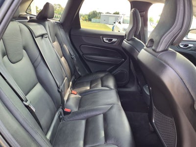 2023 Volvo XC60 B5 Plus Dark Theme