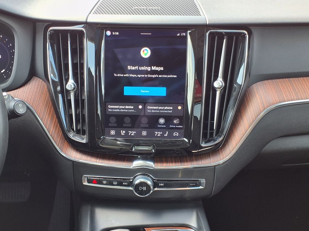 2023 Volvo XC60 B5 Plus Dark Theme