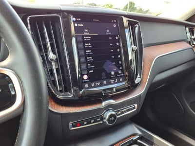 2023 Volvo XC60 B5 Plus Dark Theme