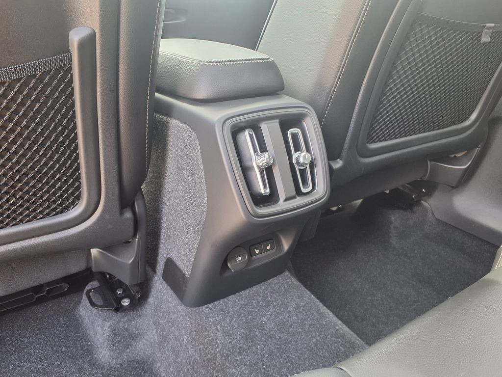 2023 Volvo XC40 Ultimate