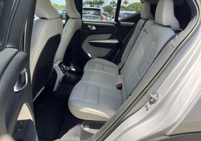 2023 Volvo XC40 B5 Plus Bright Theme