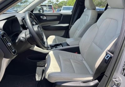 2023 Volvo XC40 B5 Plus Bright Theme