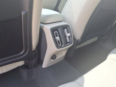 2024 Volvo XC40 B5 Plus Bright Theme