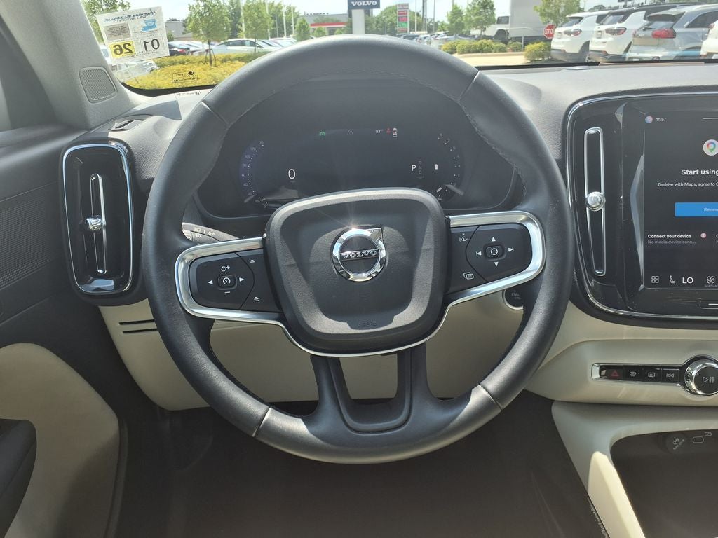 2024 Volvo XC40 B5 Plus Bright Theme