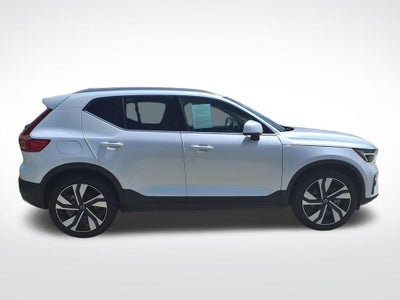 2024 Volvo XC40 B5 Plus Bright Theme