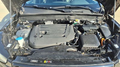 2024 Volvo XC40 B5 Plus Dark Theme