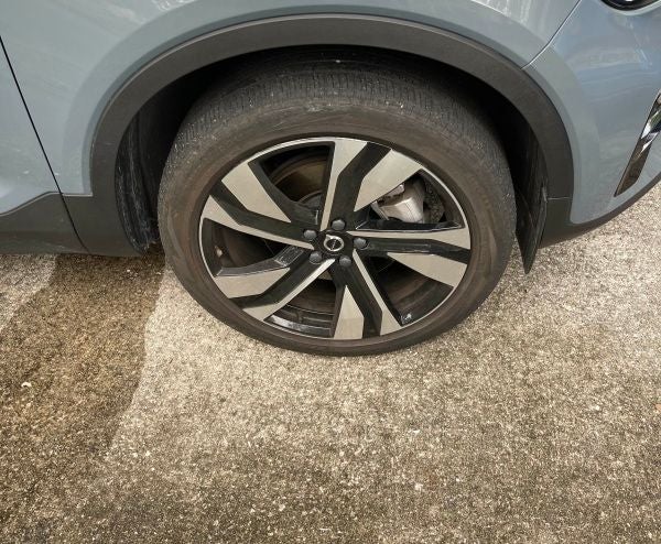 2023 Volvo XC40 B5 Plus Dark Theme