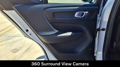 2023 Volvo XC40 B5 Plus Dark Theme