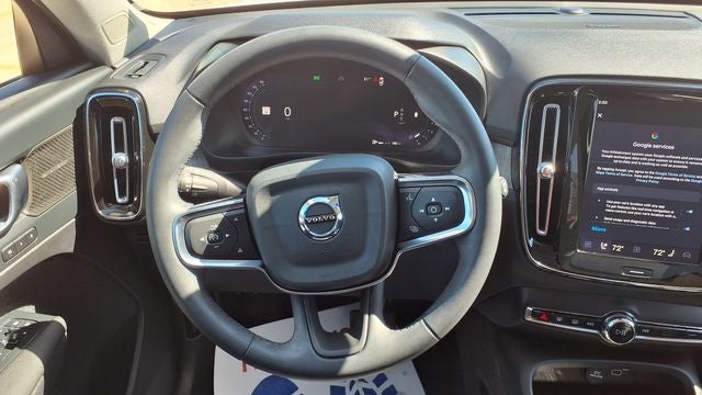 2023 Volvo XC40 B5 Plus Dark Theme
