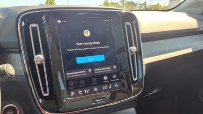 2023 Volvo XC40 B5 Plus Dark Theme