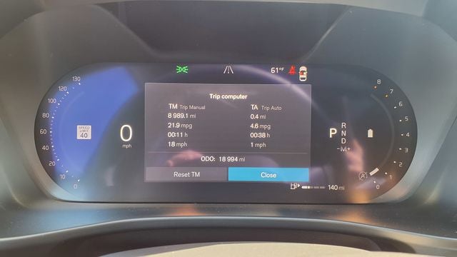 2023 Volvo XC40 B5 Plus Dark Theme