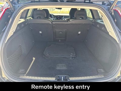 2025 Volvo V60 Cross Country B5 Plus