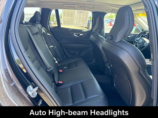 2025 Volvo V60 Cross Country B5 Plus