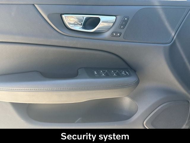 2025 Volvo V60 Cross Country B5 Plus