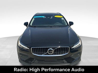 2025 Volvo V60 Cross Country B5 Plus