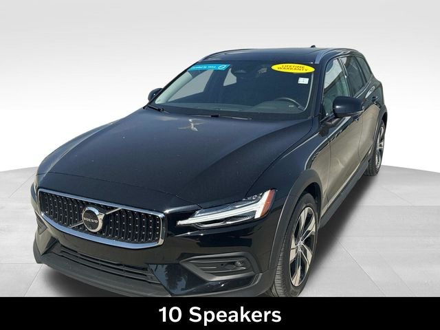 2025 Volvo V60 Cross Country B5 Plus