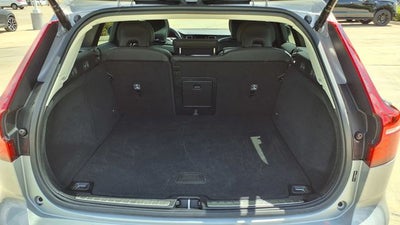 2025 Volvo V60 Cross Country B5 Plus