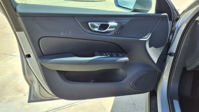 2025 Volvo V60 Cross Country B5 Plus