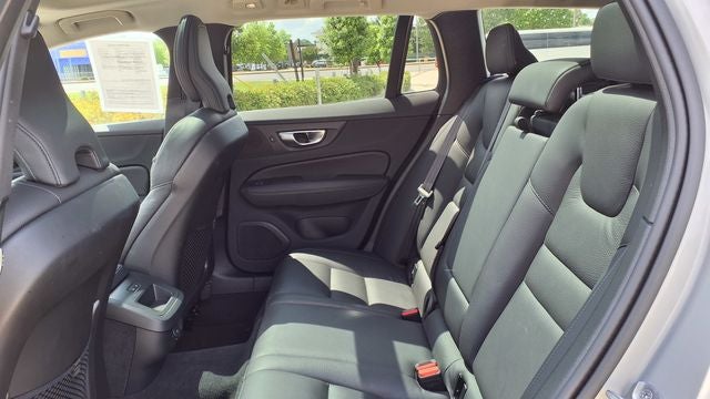 2025 Volvo V60 Cross Country B5 Plus