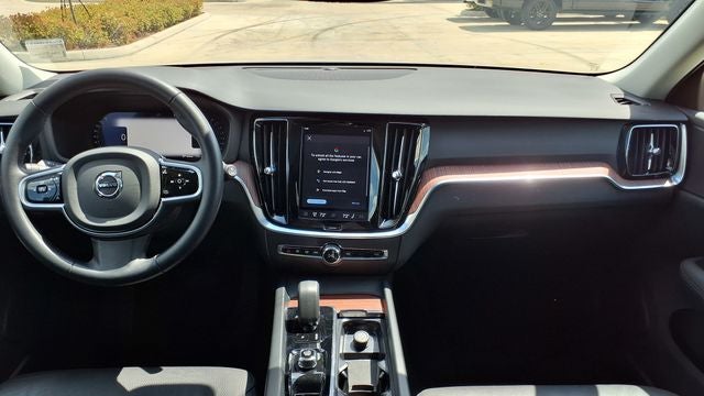 2025 Volvo V60 Cross Country B5 Plus