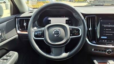 2025 Volvo V60 Cross Country B5 Plus