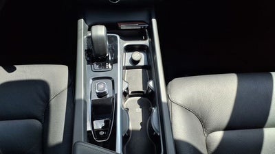 2025 Volvo V60 Cross Country B5 Plus