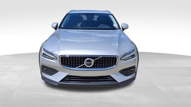 2025 Volvo V60 Cross Country B5 Plus