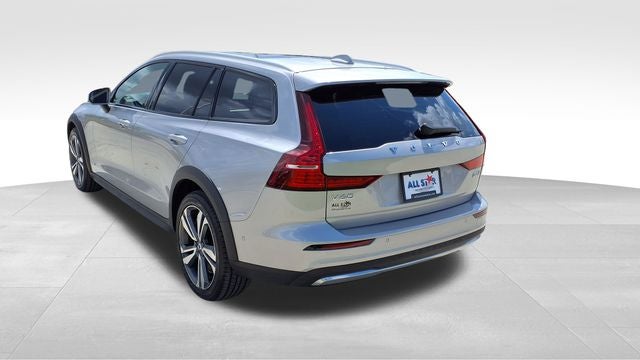 2025 Volvo V60 Cross Country B5 Plus
