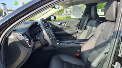 2025 Volvo V60 Cross Country B5 Plus