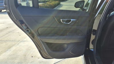 2025 Volvo V60 Cross Country B5 Plus