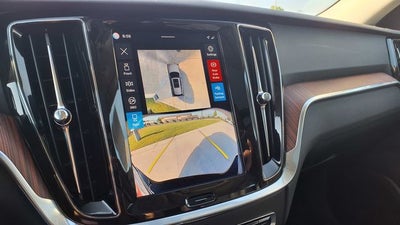 2025 Volvo V60 Cross Country B5 Plus