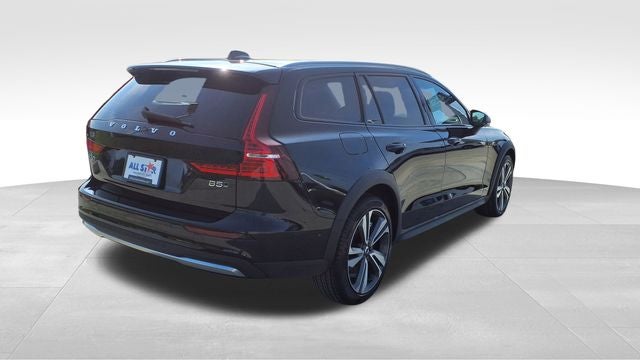 2025 Volvo V60 Cross Country B5 Plus