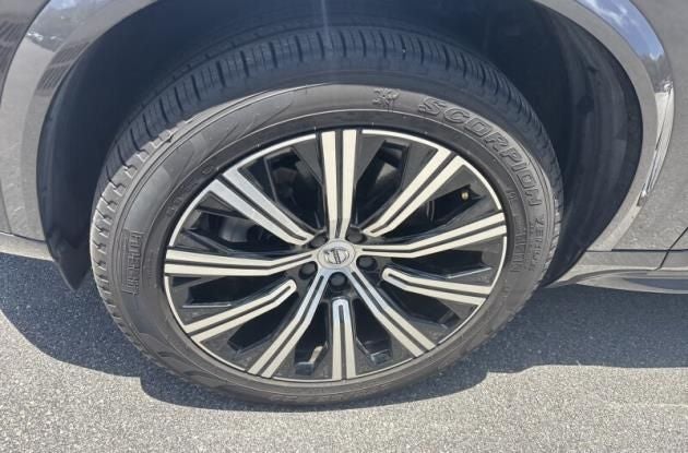 2025 Volvo XC90 B5 Core