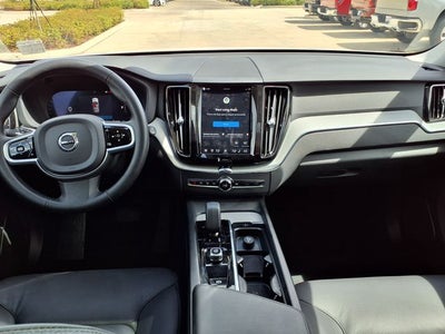 2025 Volvo XC60 B5 Plus