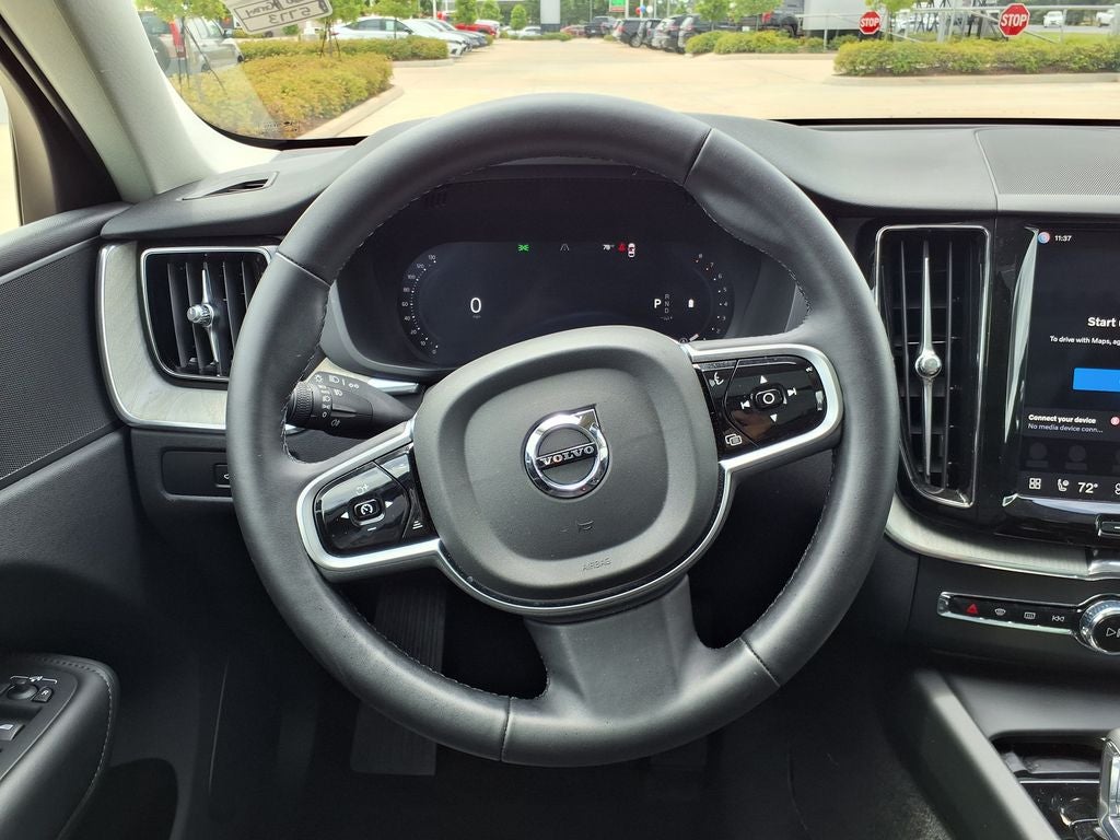 2025 Volvo XC60 B5 Plus