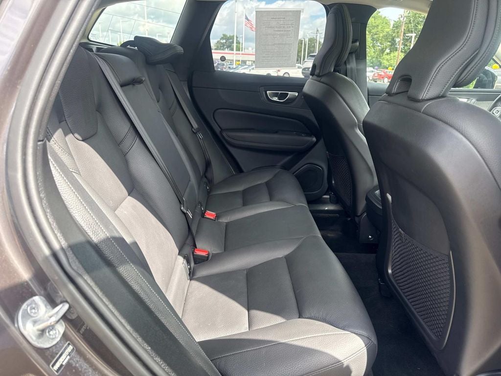 2025 Volvo XC60 B5 Plus