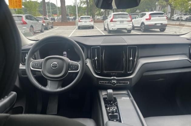 2025 Volvo XC60 B5 Core
