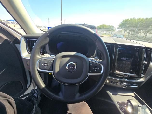 2025 Volvo XC60 B5 Core