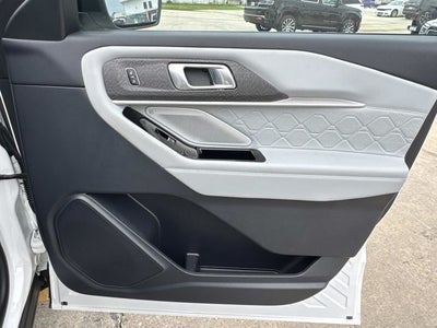 2025 Ford Explorer Platinum